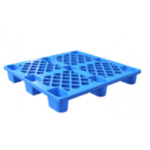 Plastic tray